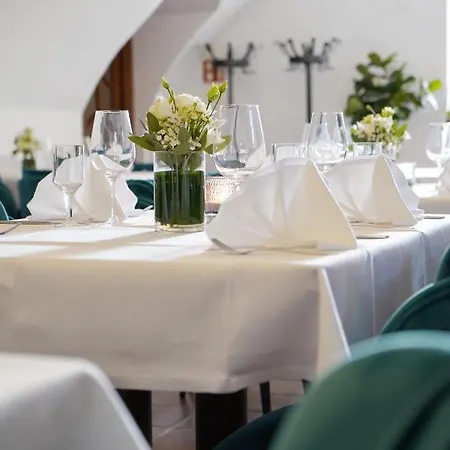 ホテル Schlosshotel Erwitte 4*